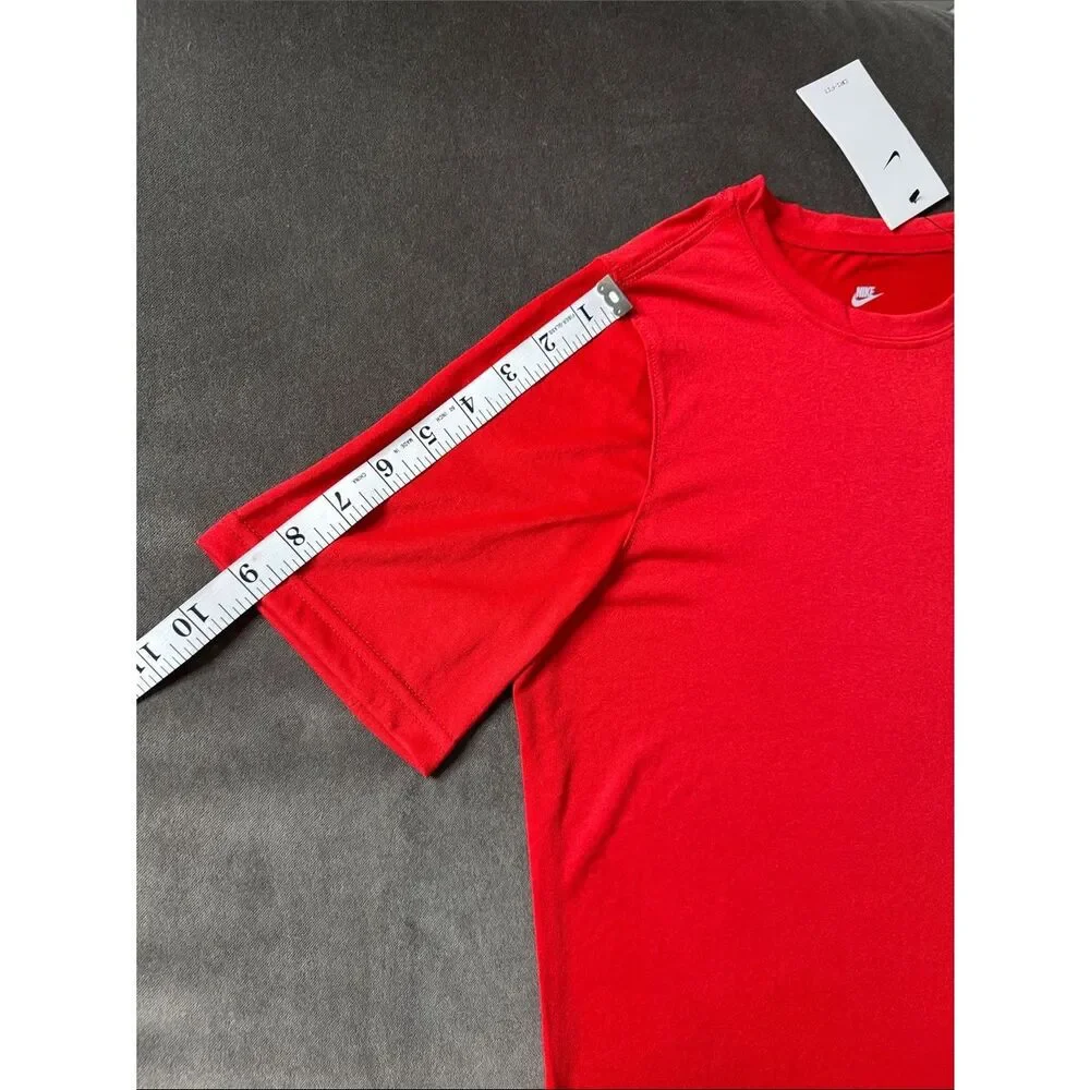 Nike Boys Red Short-Sleeve Dri-FIT Tee with Silver Swoosh 840178-657 Size XL NWT